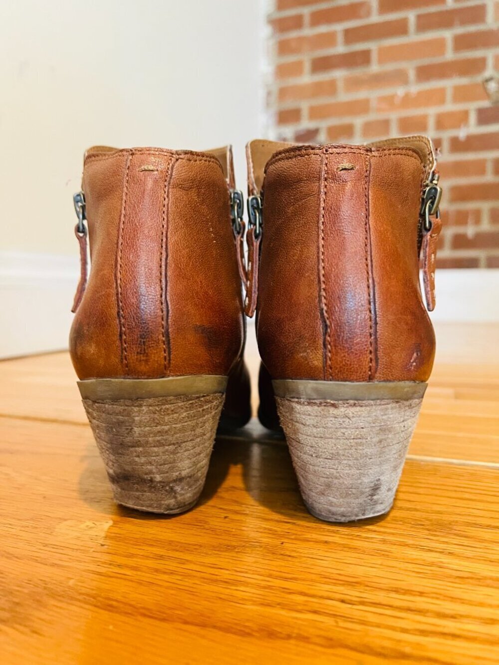 Frye Judith Zip Casual Ankle Booties Womens Size 7.5M Cognac Brown Leather - Picture 7 of 16